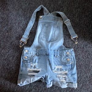 Light washed short overalls